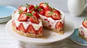 🍓 Strawberry Cheesecake Recipe (Ultra Creamy & Bakery-Style)