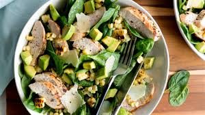 Avocado & Grilled Chicken Salad – Healthy, High-Protein & Flavorful