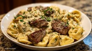 Garlic Steak Tortellini – Rich, Savory & Comforting Pasta