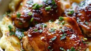 Chipotle Honey Chicken Thighs with Smoked Gouda Mashed Potatoes – Easy Protein-Packed Dinner