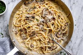 🍝 Creamy Tuscan Mushroom Pasta Skillet