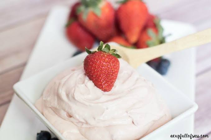The Easiest 3-Ingredient Strawberry Dip (Ready in 5 Minutes!)