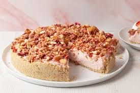 🍓 Strawberry Crunch Cheesecake Cake – Ultimate Bakery-Style Dessert