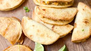 Irresistible Corn Tortilla White Chicken Chili Tacos – Creamy, Spicy & Flavor-Packed