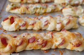 Delicious Pepperoni Pizza Roll Breadsticks – Cheesy, Crispy & Better Than Takeout