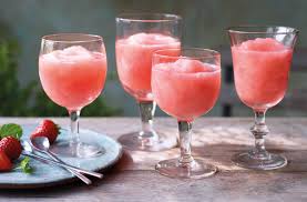 Frozen Strawberry Frosé – The Ultimate Refreshing Summer Slush Drink