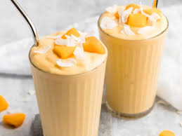 The Ultimate Tropical Mango Smoothie – Creamy, Refreshing & Ready in 5 Minutes