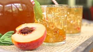 Southern-Style Fresh Peach Sweet Tea – The Ultimate Summer Refreshment