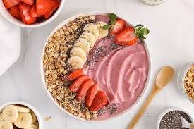 Strawberry Smoothie Bowl – Thick, Creamy & Refreshing