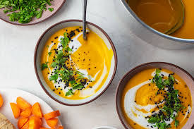 🥕🥣 Creamy Carrot Ginger Soup – Warm & Healthy Comfort Soup