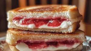 Fried Strawberry Cheesecake Sandwiches – Crispy, Creamy & Decadent