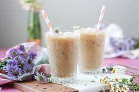 ☕🌸 Iced Honey Lavender Latte – Floral Café-Style Drink