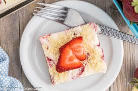 🍓 Strawberry Crunch Cheesecake Bars – Bakery Style at Home
