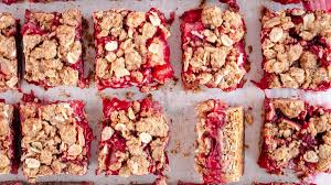 Strawberry Oatmeal Crumble Bars – Buttery, Sweet & Easy Dessert