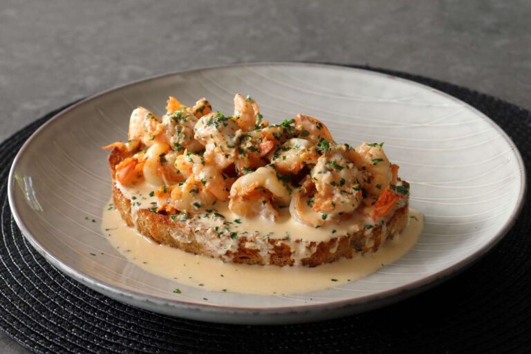 Creamy Garlic Shrimp Toast 🍤🧄🍞✨